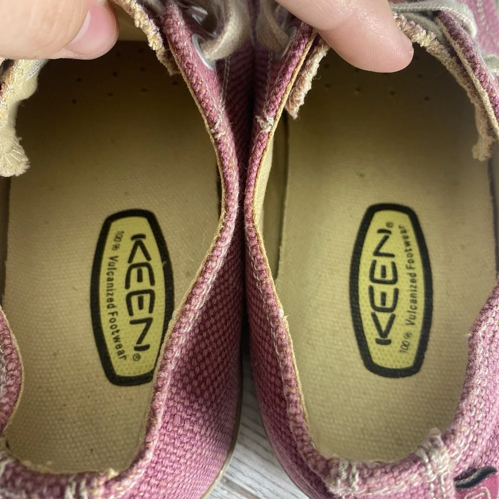 KEEN Coronado Sneakers Womens 9 Red Canvas Casual Fashion Rubber Toe Shoes Nice